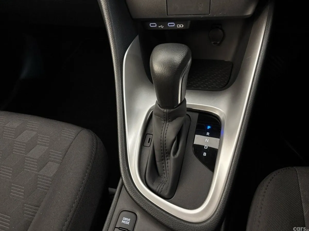Toyota Yaris Hatchback, Petrol Hybrid, 2025, Grey