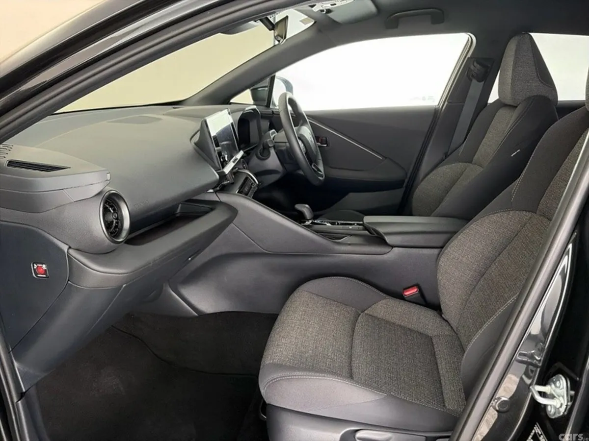 Toyota C-HR SUV, Petrol Hybrid, 2026, Black