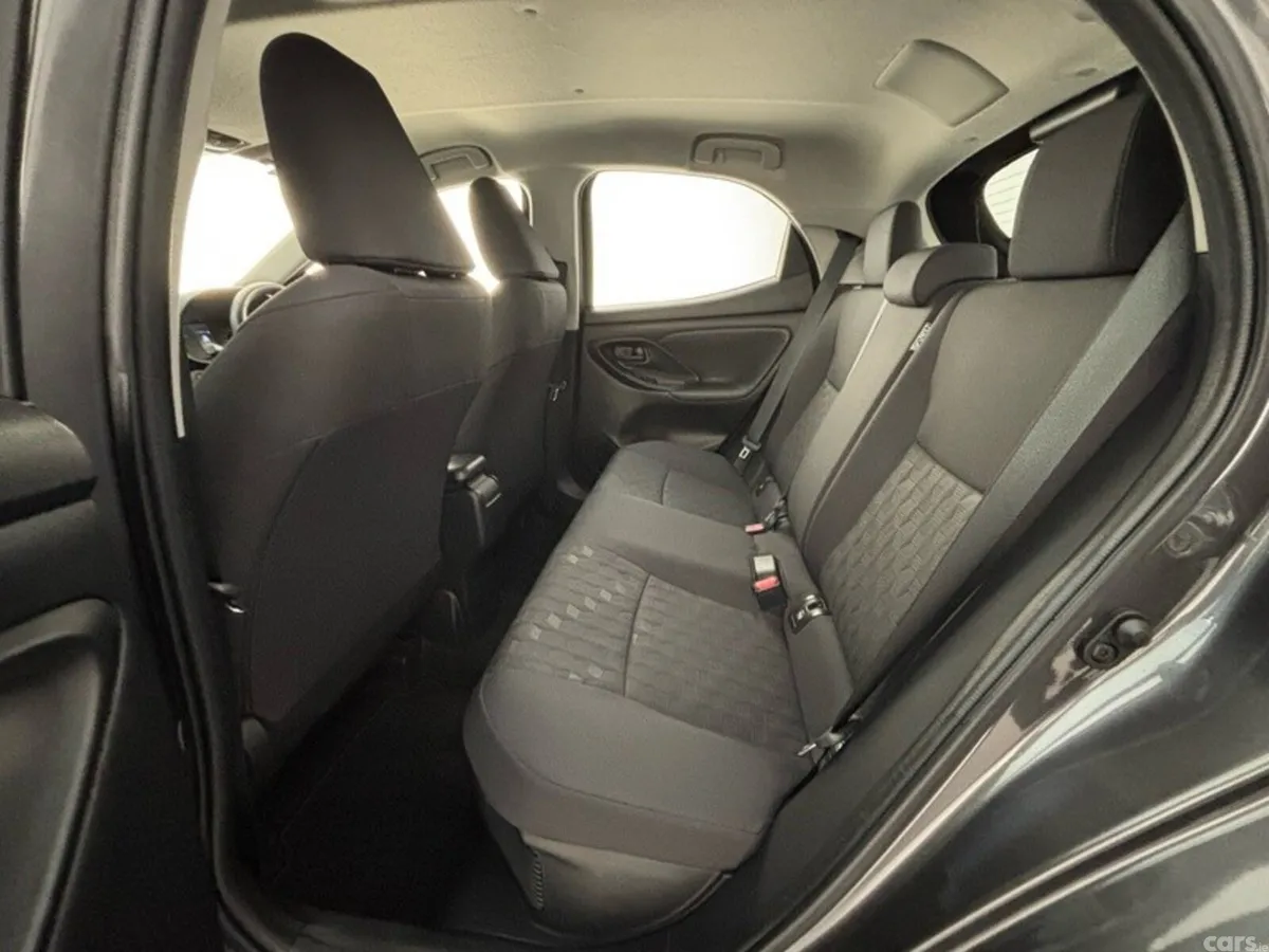 Toyota Yaris Hatchback, Petrol Hybrid, 2025, Grey