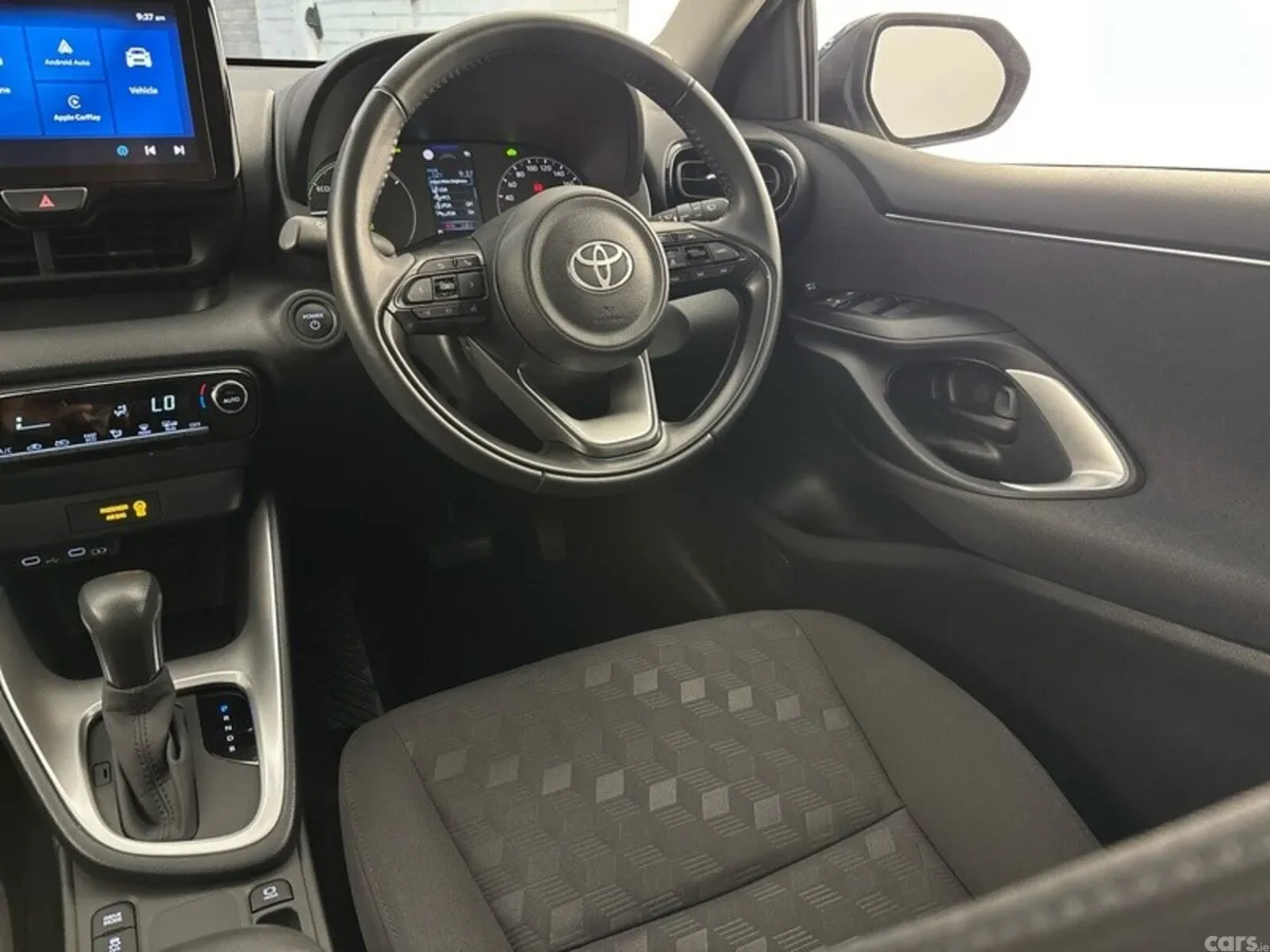 Toyota Yaris Hatchback, Petrol Hybrid, 2025, Grey