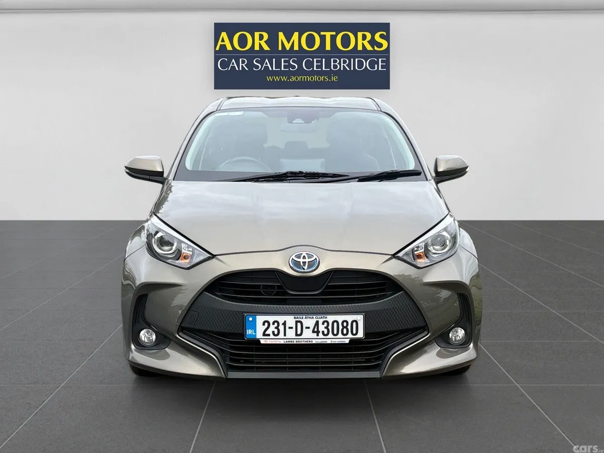 Toyota Yaris Hatchback, Petrol Hybrid, 2023, Green