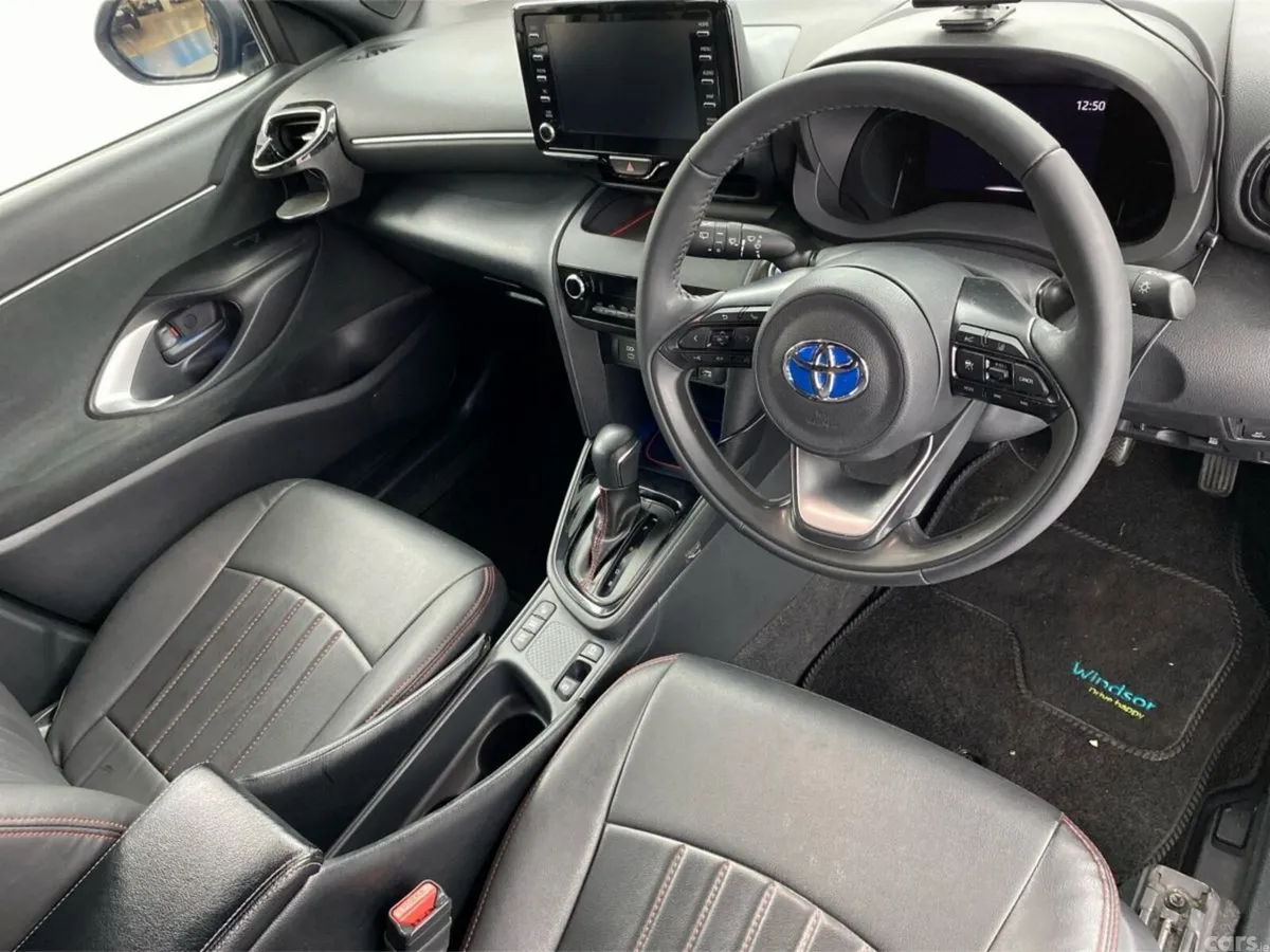 Toyota Yaris Cross SUV, Petrol Hybrid, 2023, Black