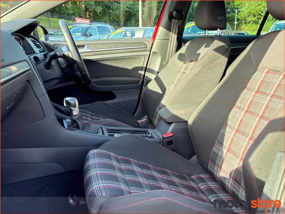 Volkswagen Golf Hatchback, Petrol, 2019, Red