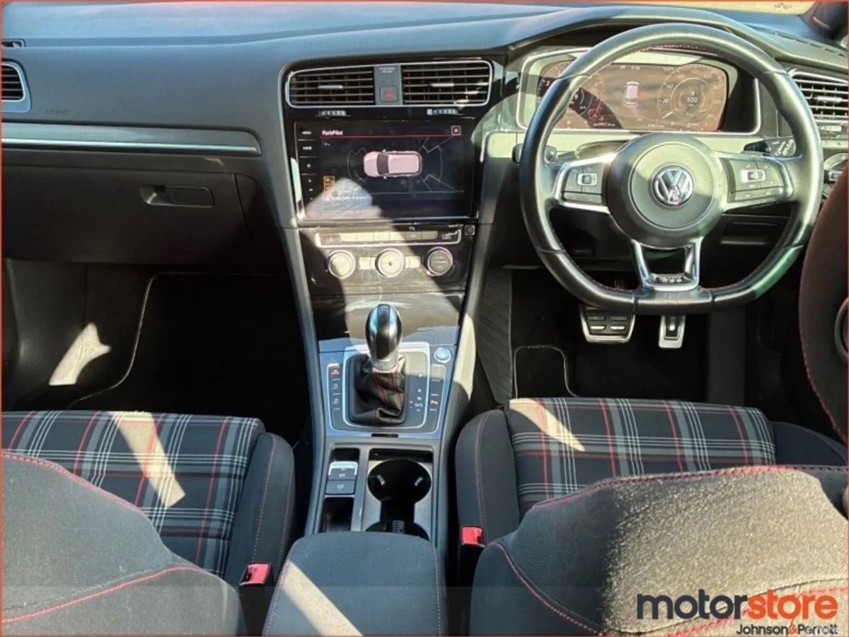 Volkswagen Golf Hatchback, Petrol, 2019, Red