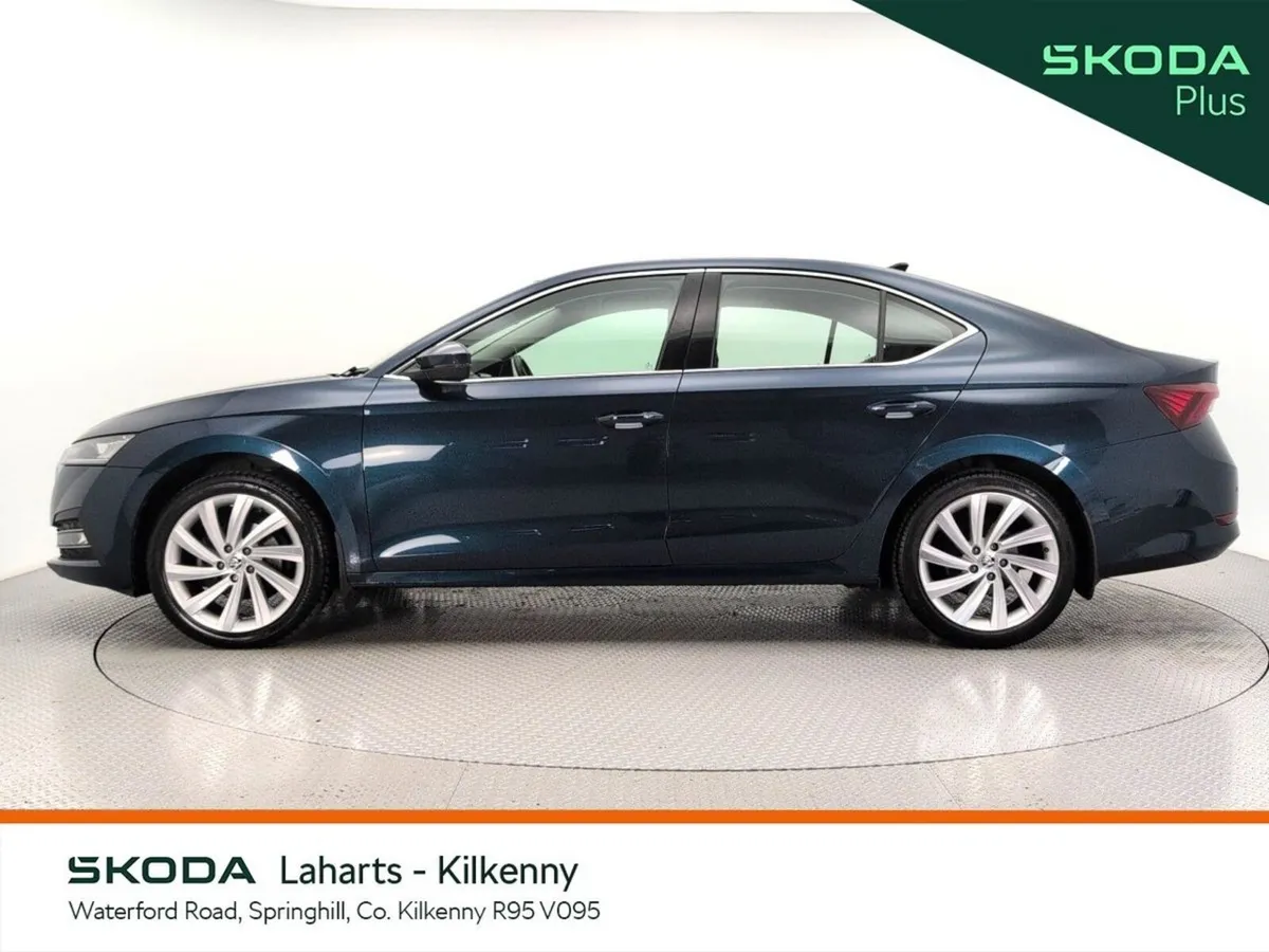 Skoda Octavia Saloon, Diesel, 2023, Blue