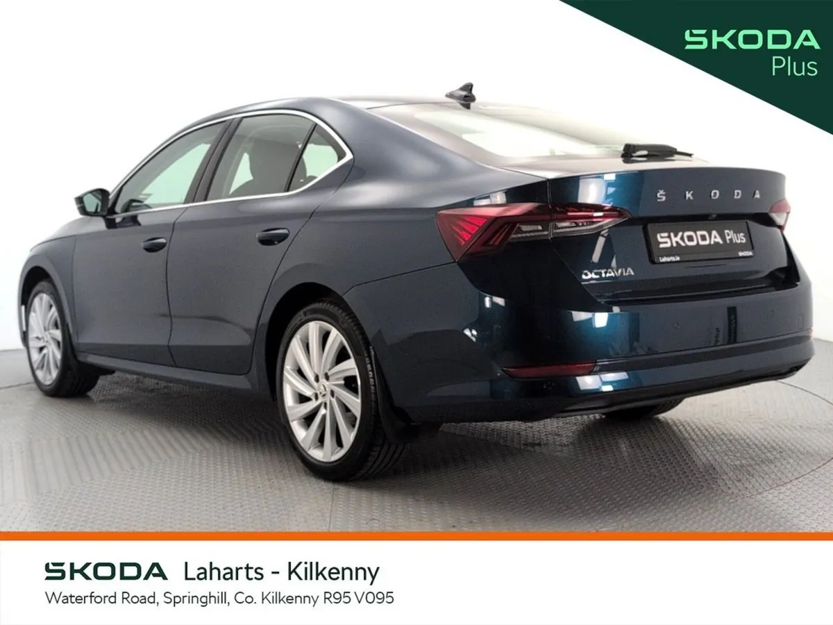 Skoda Octavia Saloon, Diesel, 2023, Blue