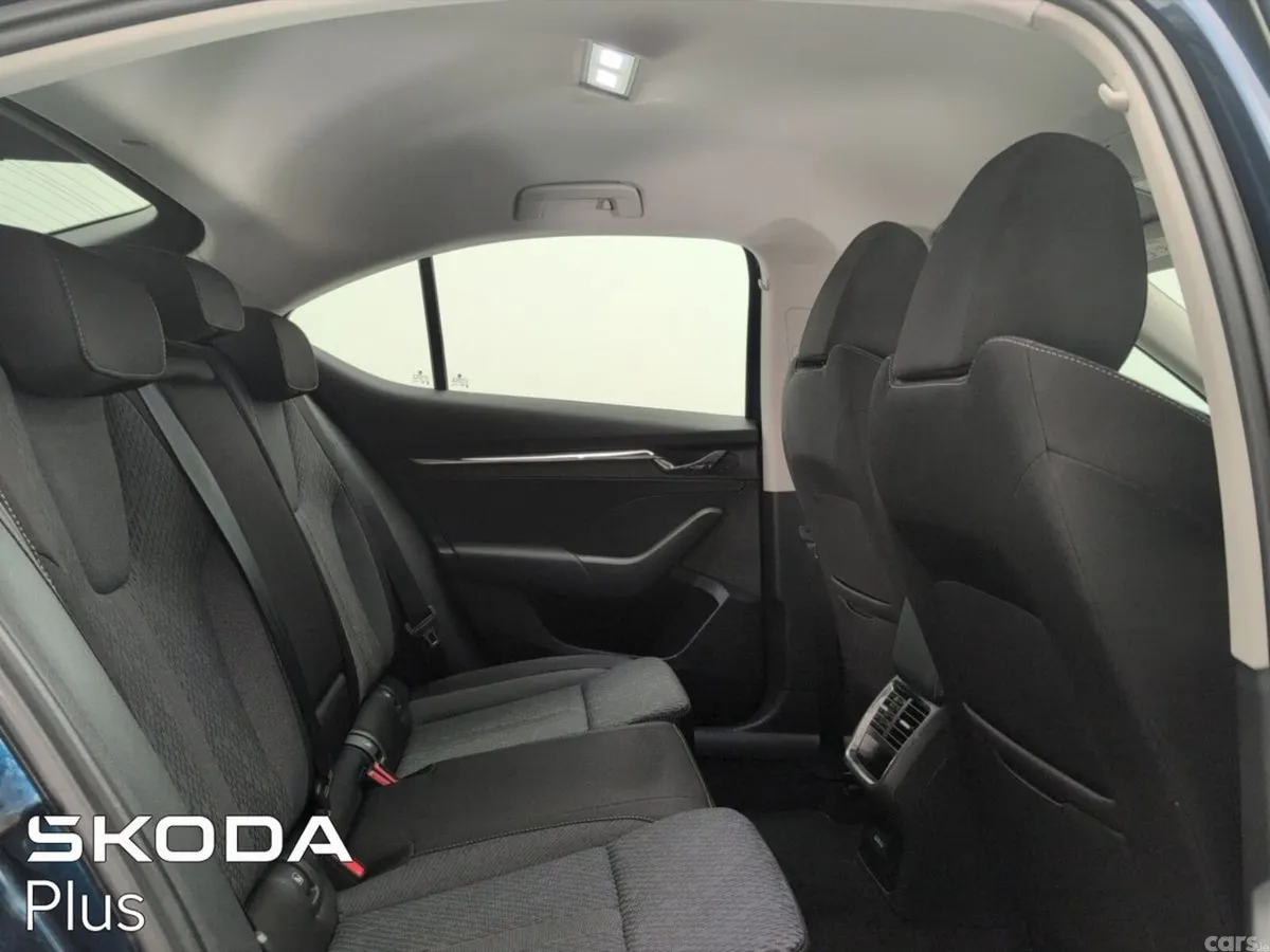Skoda Octavia Saloon, Diesel, 2023, Blue