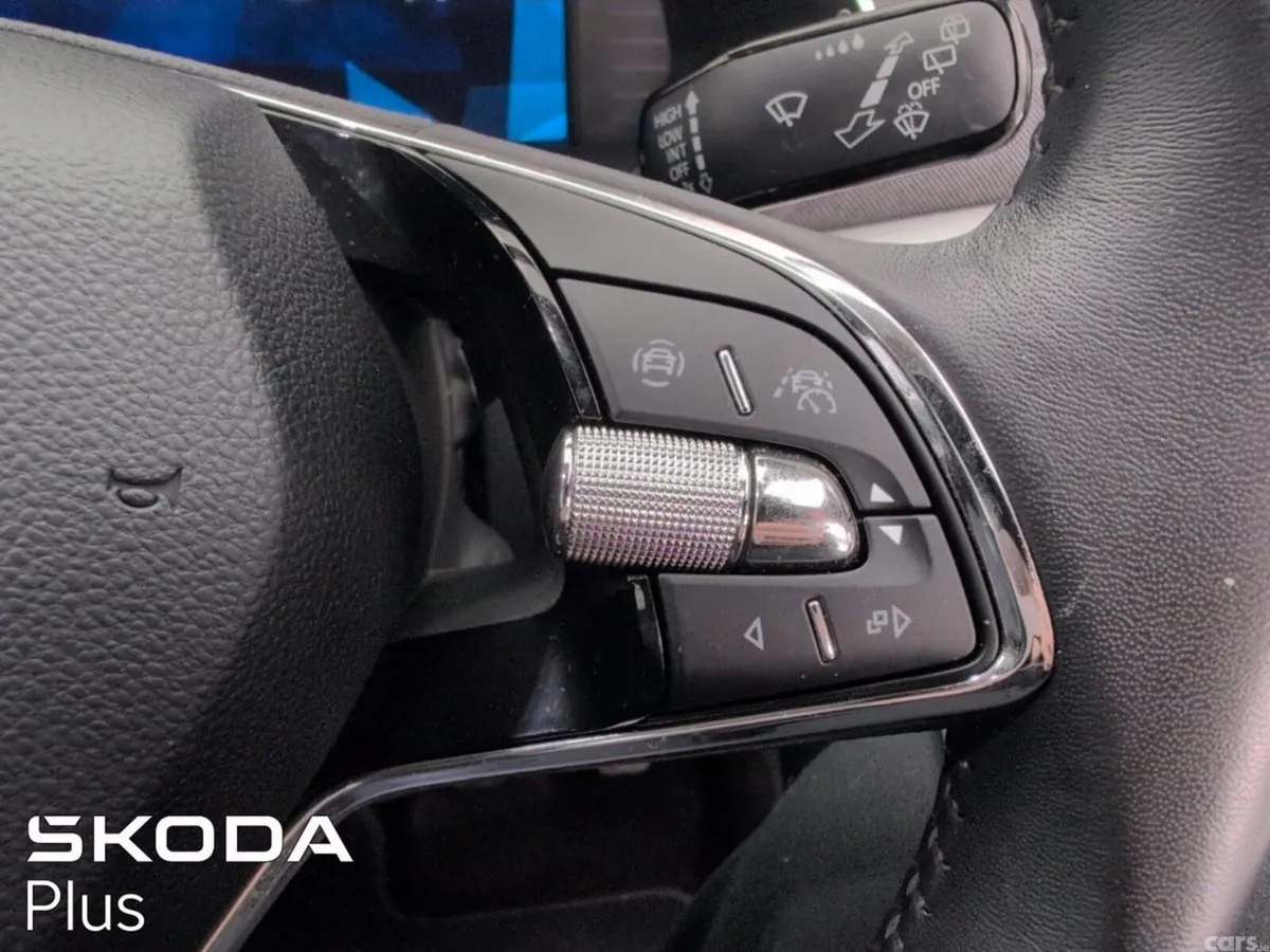 Skoda Octavia Saloon, Diesel, 2023, Blue