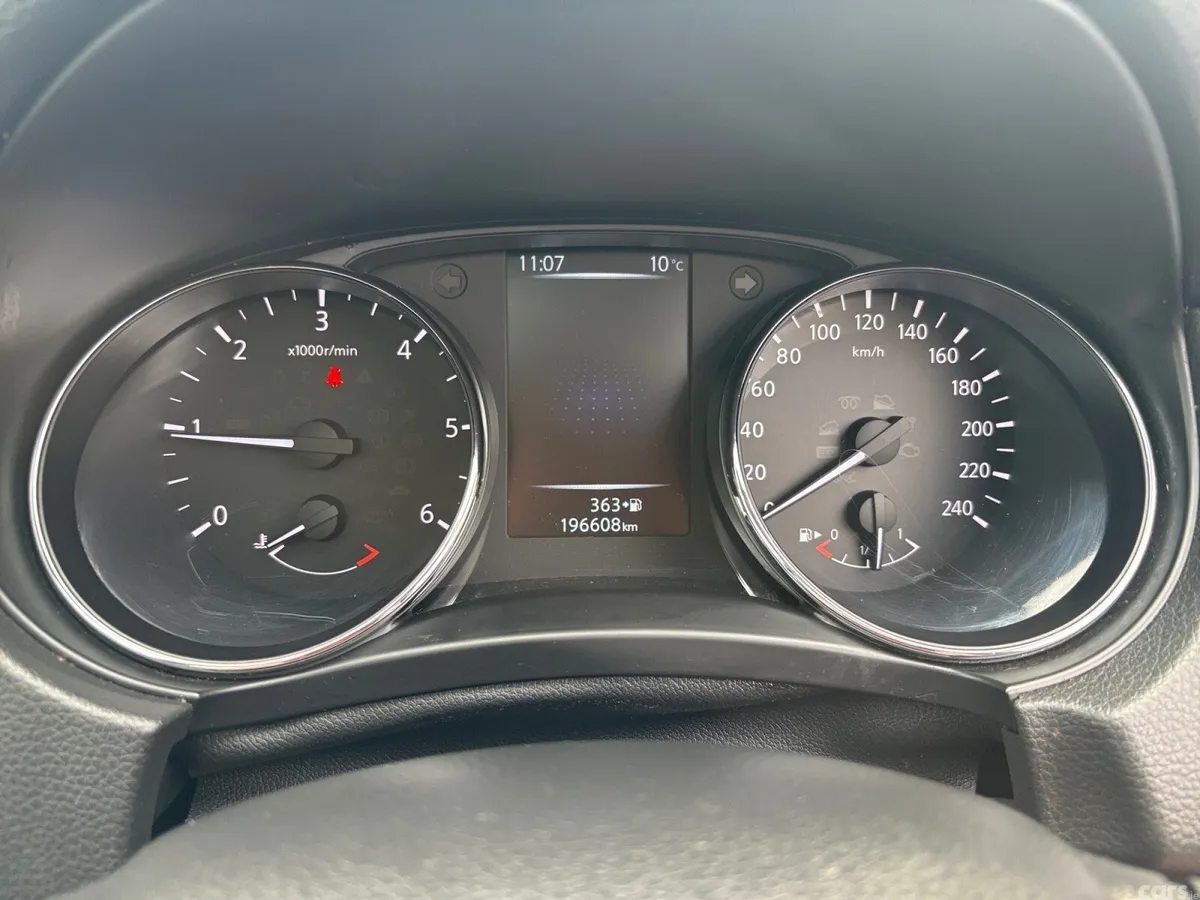 Nissan Qashqai SUV, Diesel, 2017, Grey