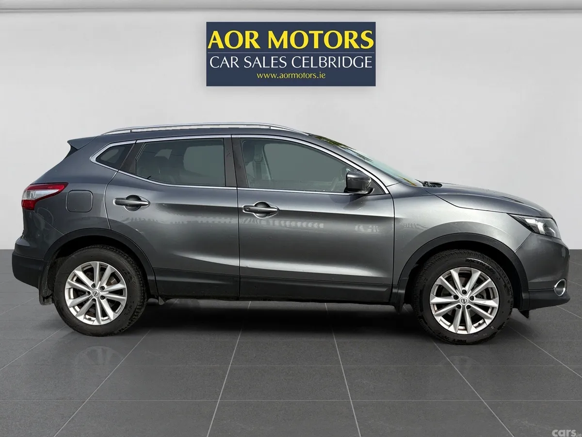 Nissan Qashqai SUV, Diesel, 2017, Grey