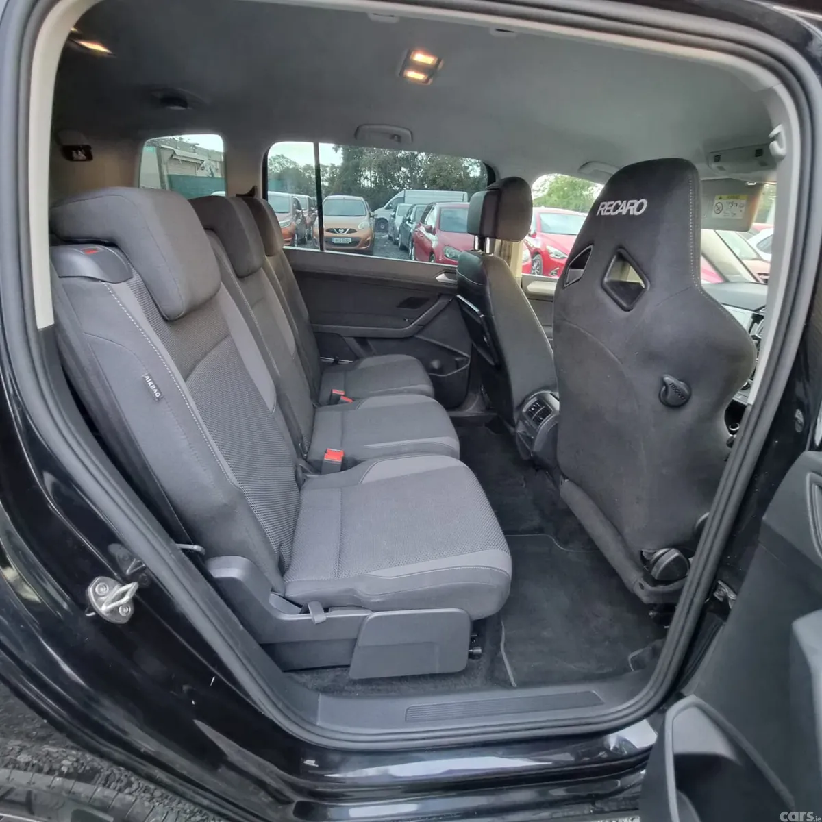 Volkswagen Touran MPV, Petrol, 2016, Black