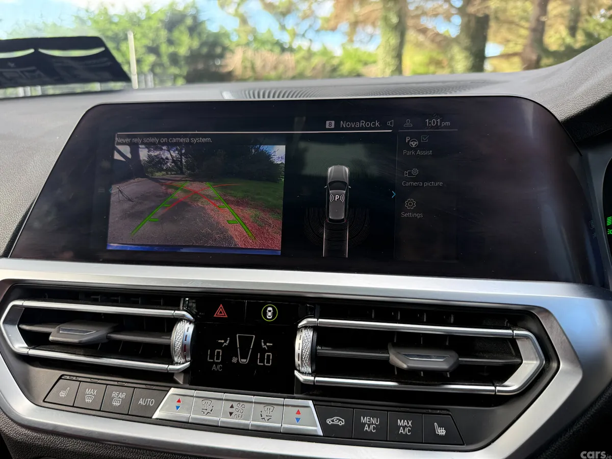 BMW 3-Series Estate, Petrol Plug-in Hybrid, 2022, Blue