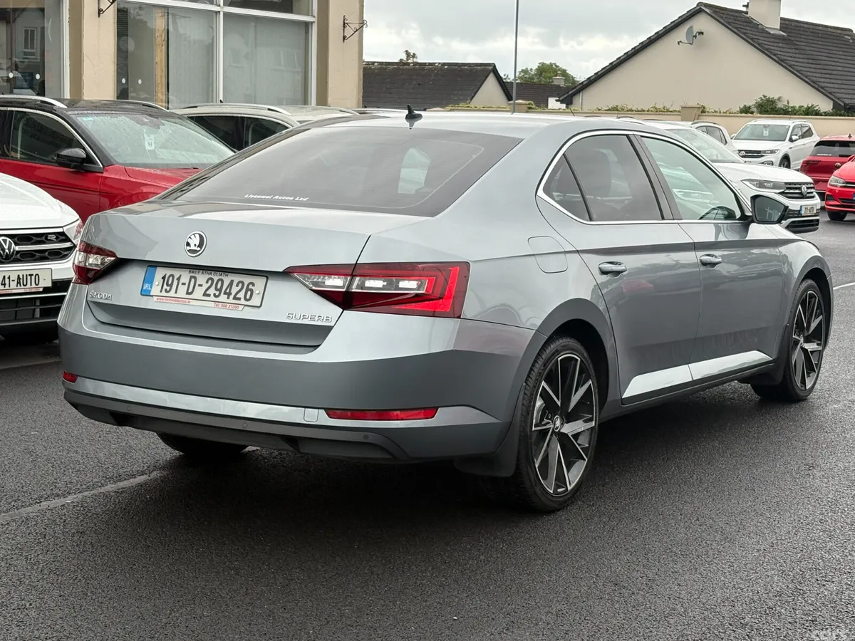 Skoda Superb Saloon, Diesel, 2019, Grey