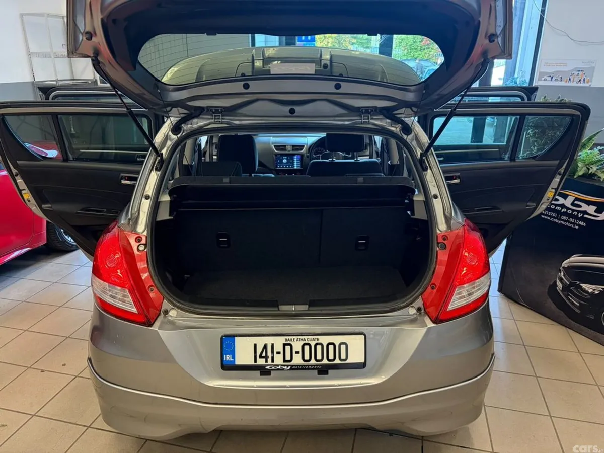 Suzuki Swift Hatchback, Petrol, 2014, Silver