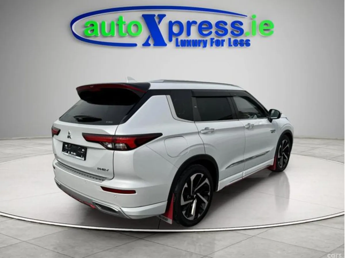 Mitsubishi Outlander SUV, Petrol Plug-in Hybrid, 2022, White
