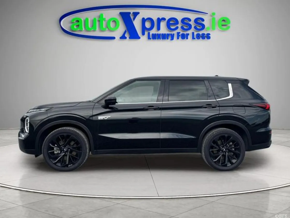 Mitsubishi Outlander SUV, Petrol Plug-in Hybrid, 2023, Black
