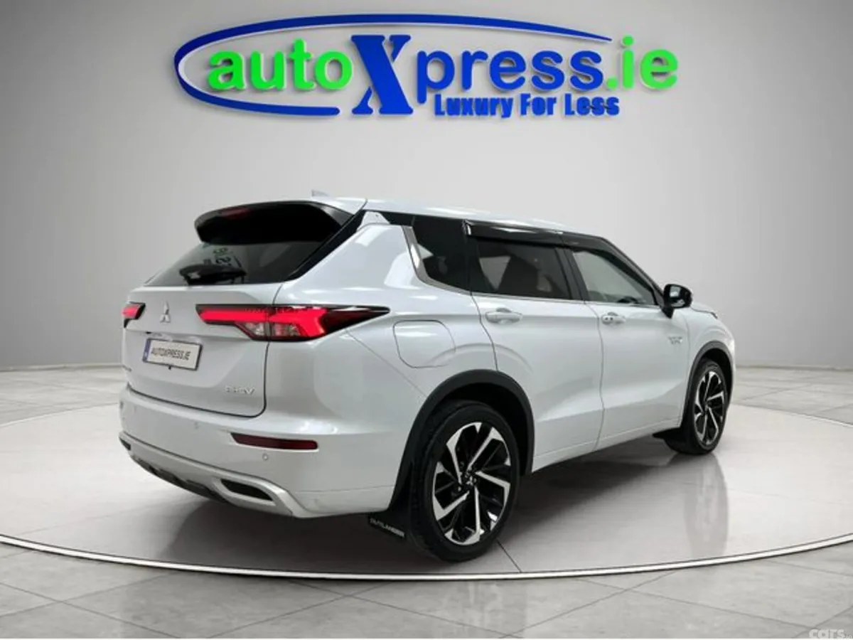 Mitsubishi Outlander SUV, Petrol Plug-in Hybrid, 2023, White