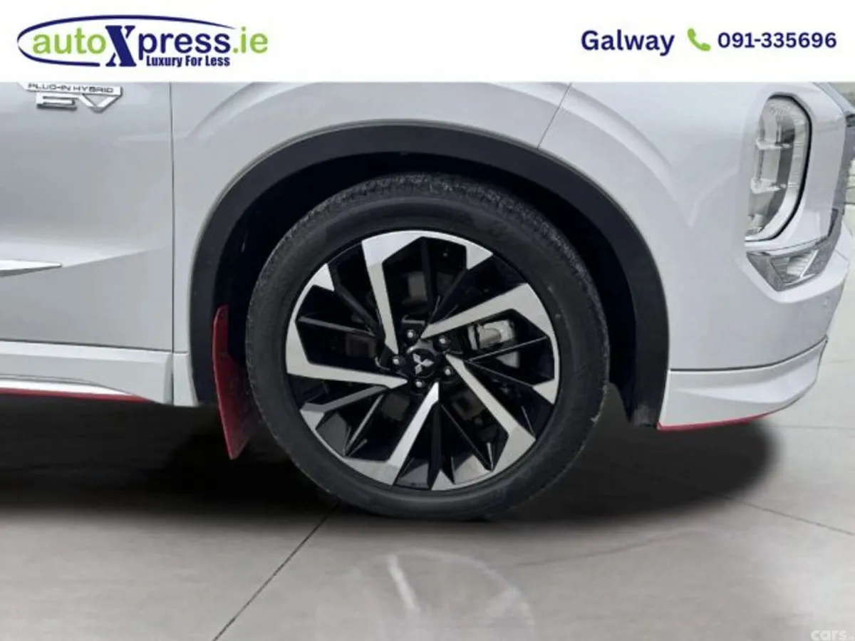 Mitsubishi Outlander SUV, Petrol Plug-in Hybrid, 2022, White