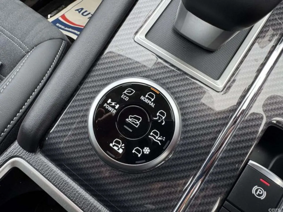 Mitsubishi Outlander SUV, Petrol Plug-in Hybrid, 2022, White