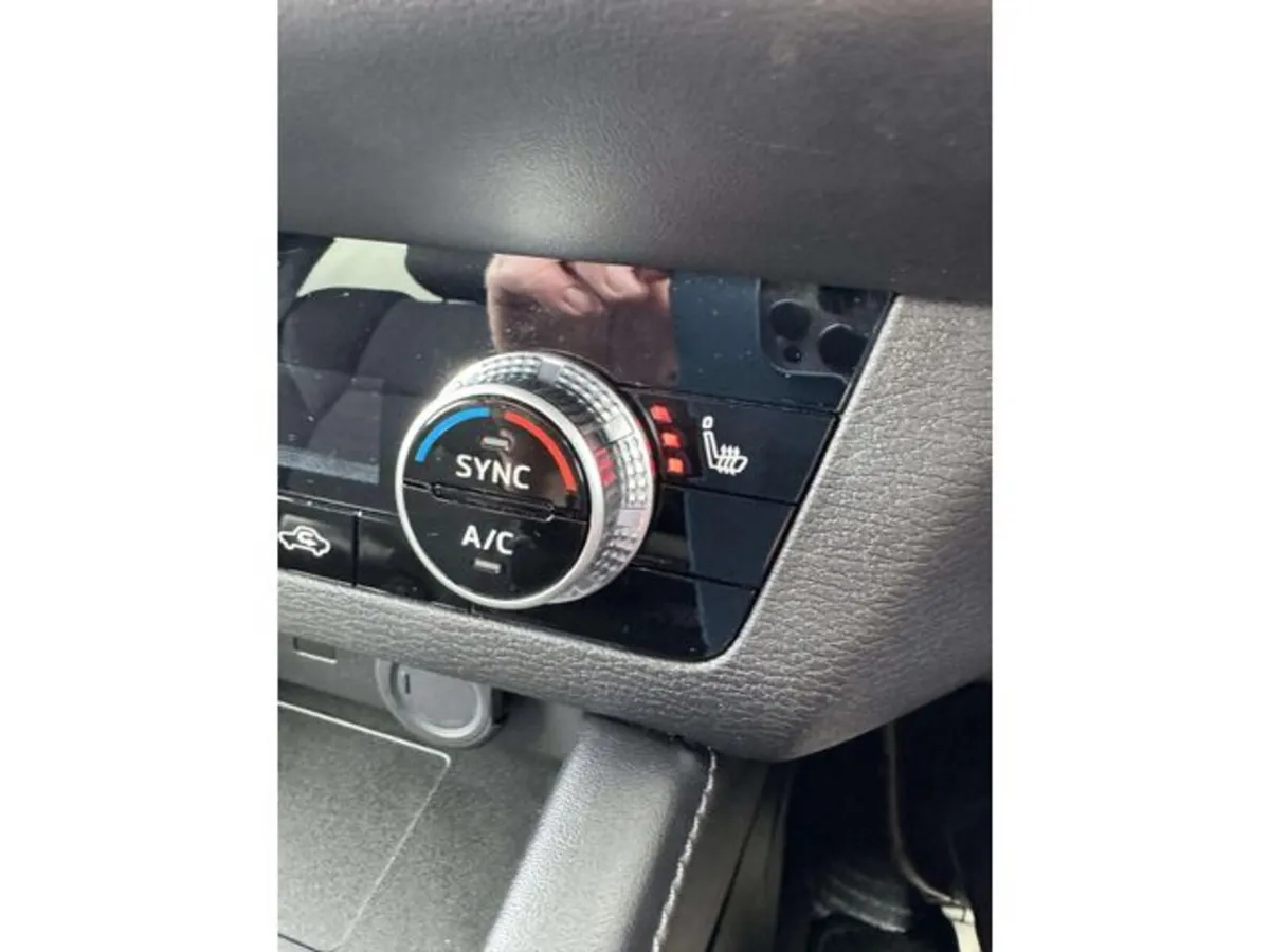 Mitsubishi Outlander SUV, Petrol Plug-in Hybrid, 2022, White