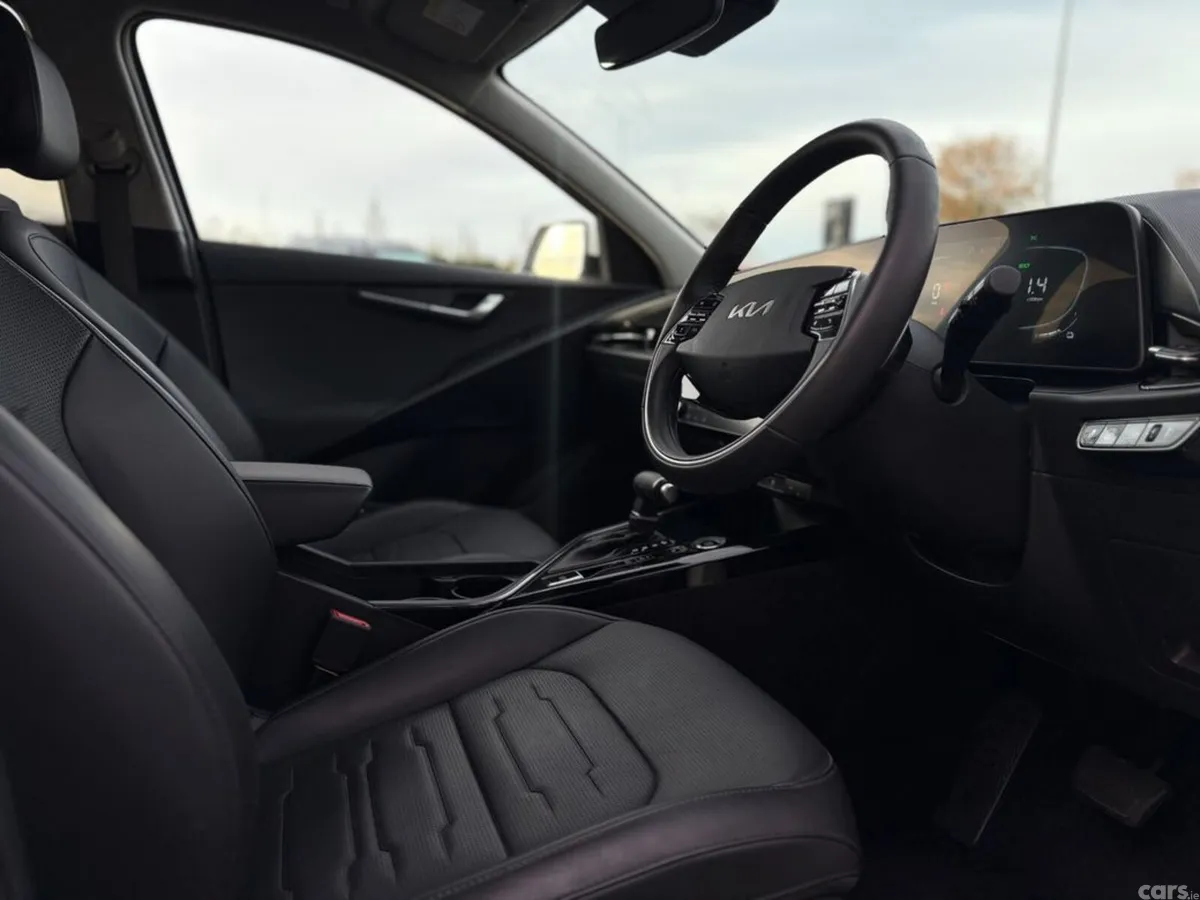 Kia Niro MPV, Petrol Plug-in Hybrid, 2026, White