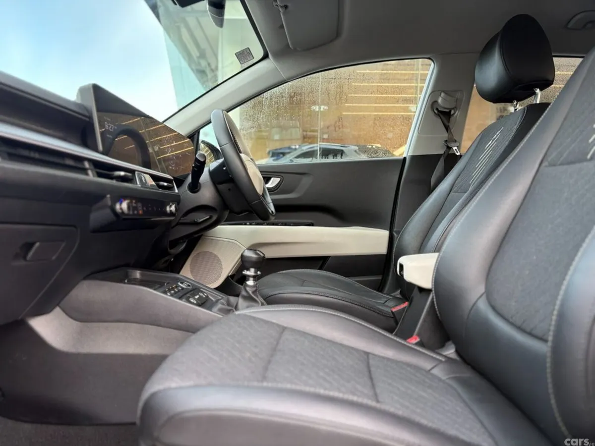Kia Stonic Hatchback, Petrol Hybrid, 2026, White