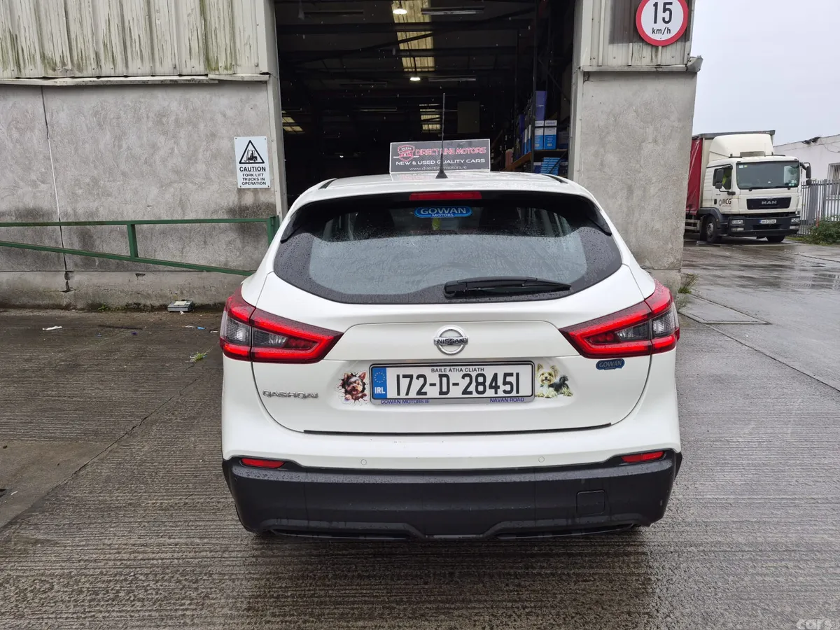 Nissan Qashqai SUV, Petrol, 2017, White