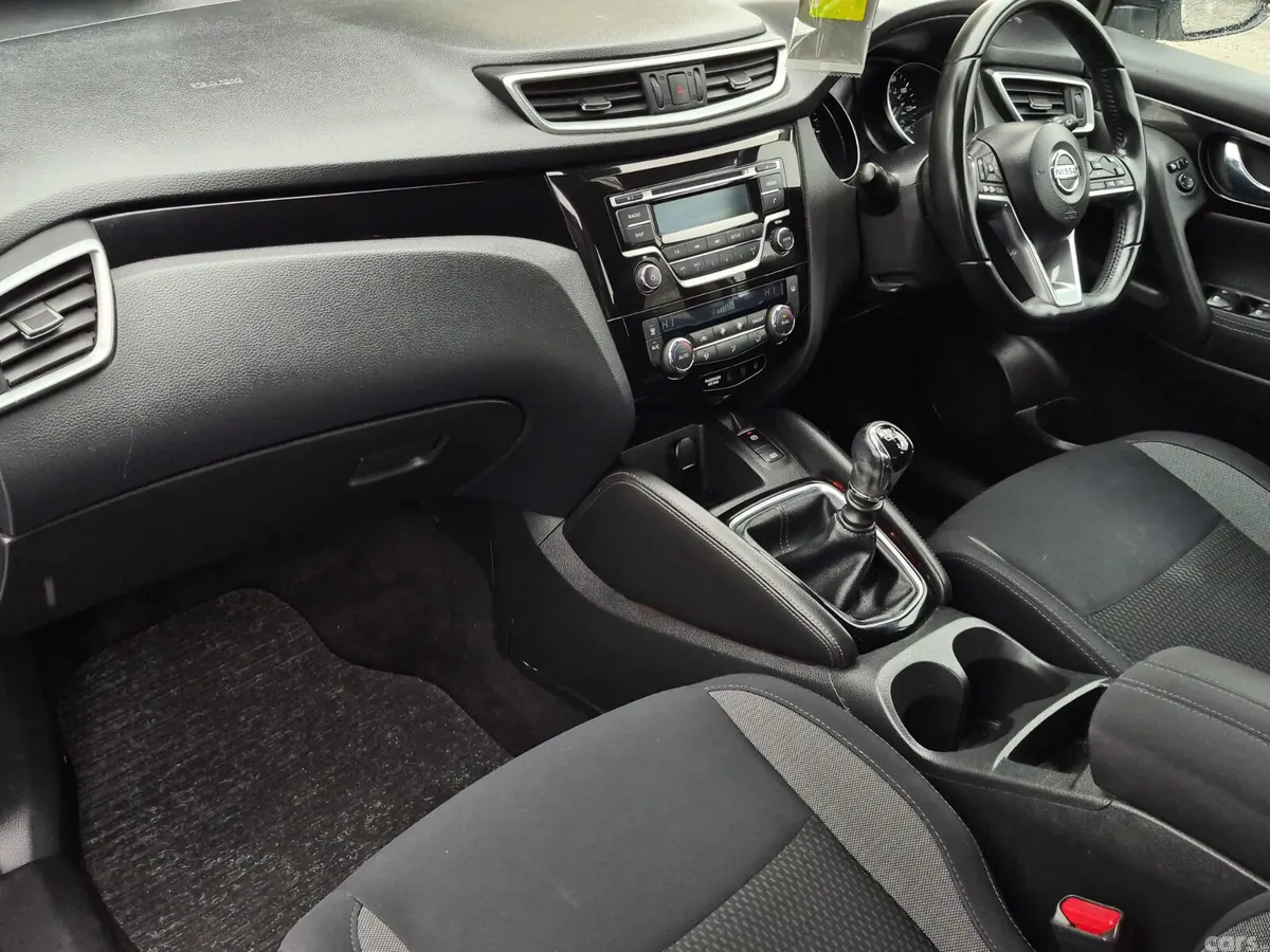 Nissan Qashqai SUV, Petrol, 2017, White