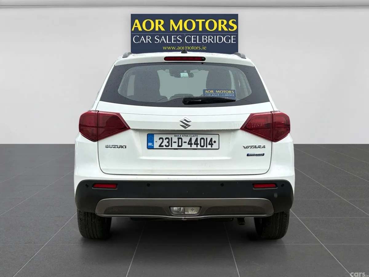 Suzuki Vitara SUV, Petrol Hybrid, 2023, White