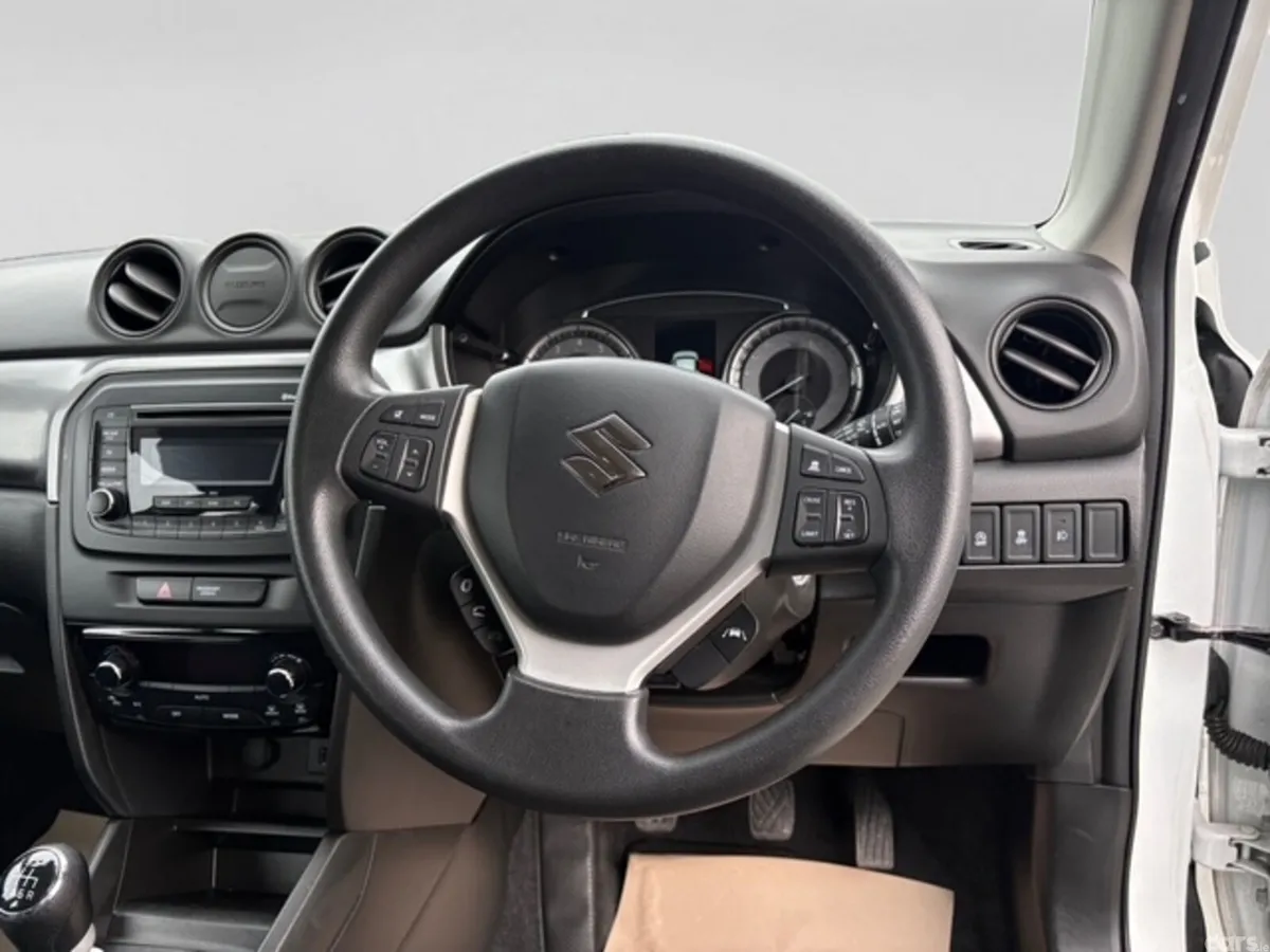 Suzuki Vitara SUV, Petrol Hybrid, 2023, White