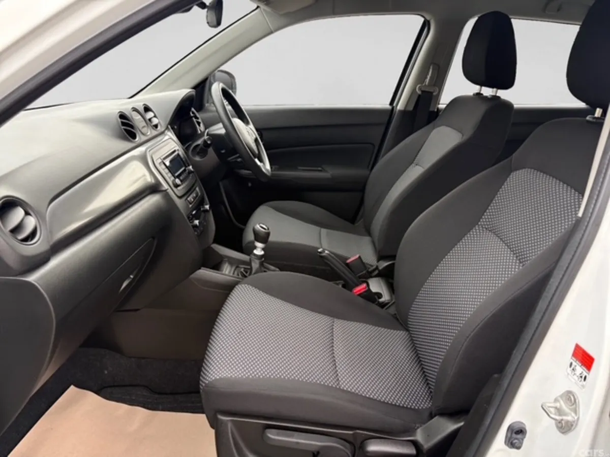Suzuki Vitara SUV, Petrol Hybrid, 2023, White