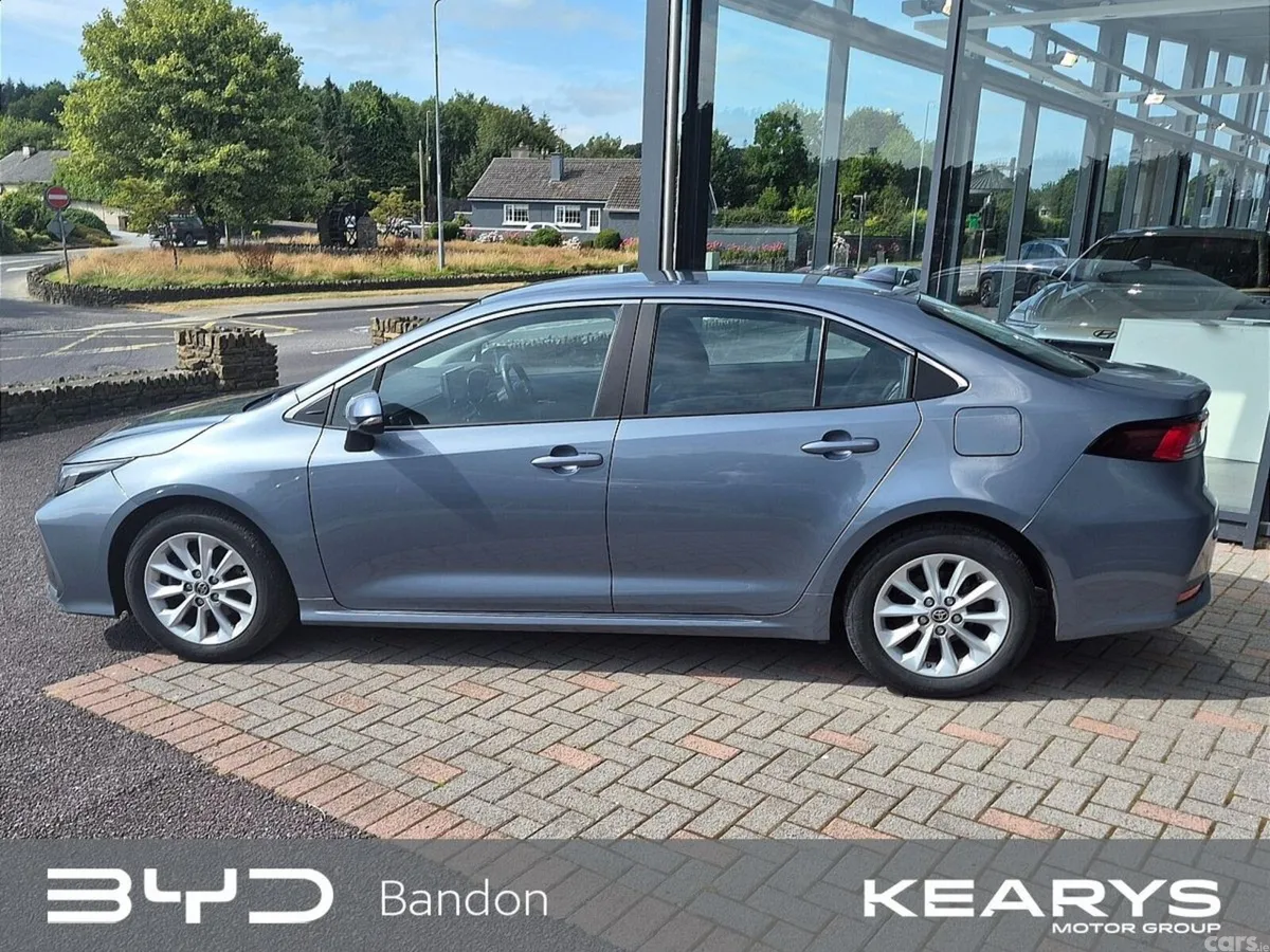 Toyota Corolla Saloon, Petrol Hybrid, 2022, Grey