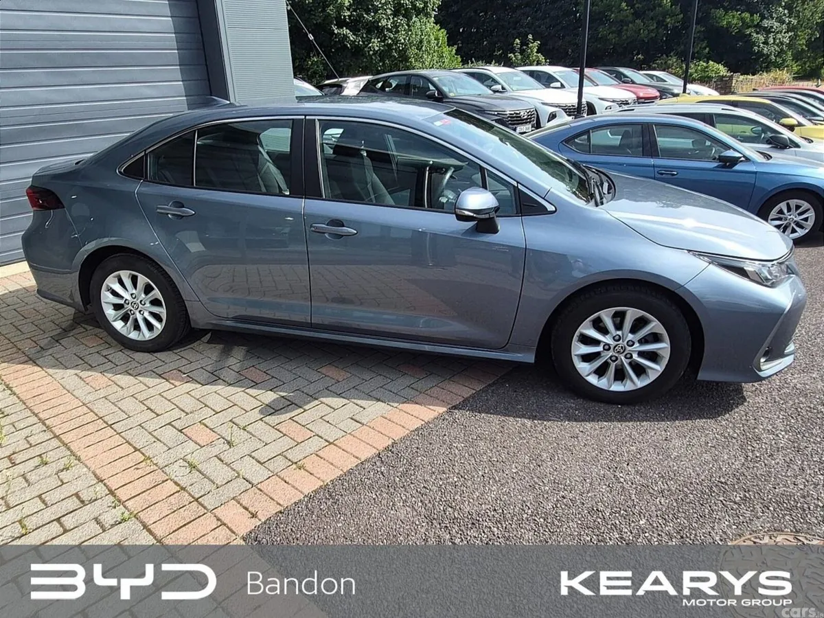 Toyota Corolla Saloon, Petrol Hybrid, 2022, Grey