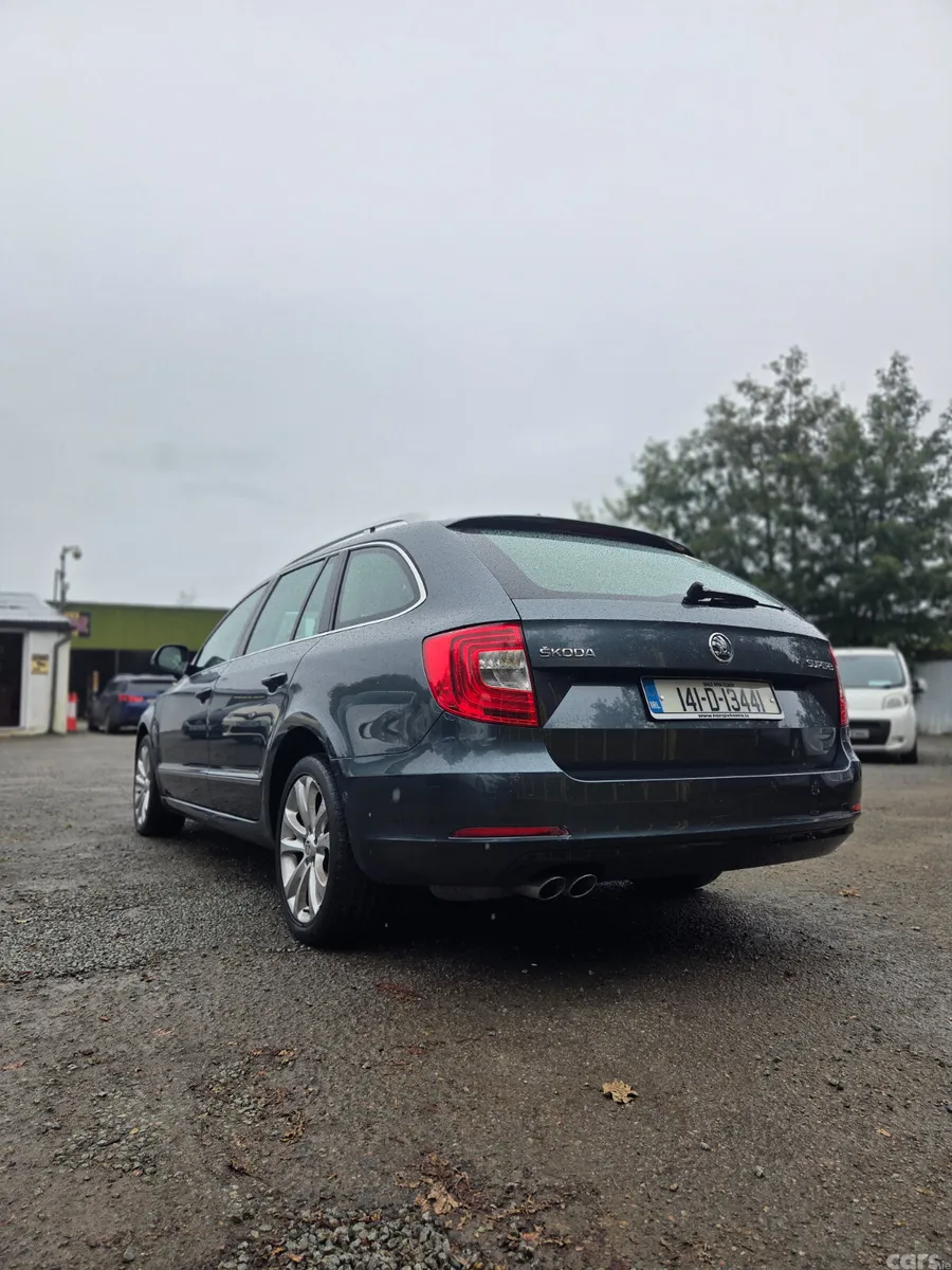 Skoda Superb Estate, Diesel, 2014, Grey