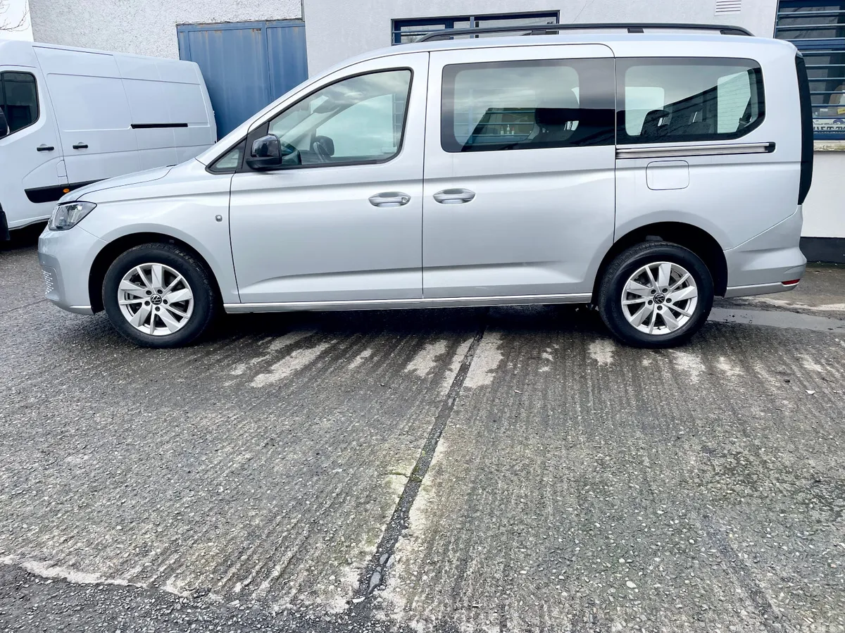 Volkswagen Caddy Maxi Life MPV, Diesel, 2023, Silver