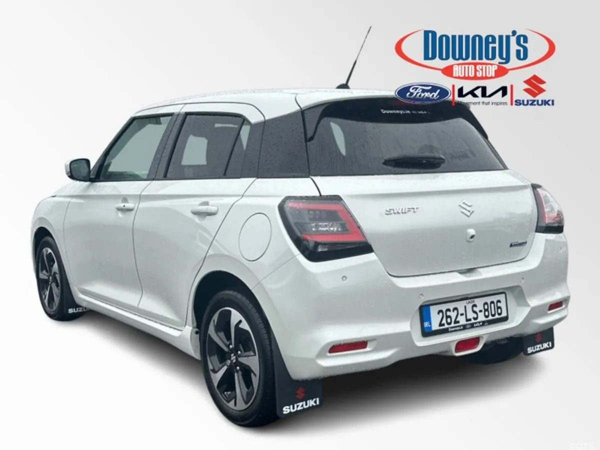 Suzuki Swift Hatchback, Petrol, 2026, White