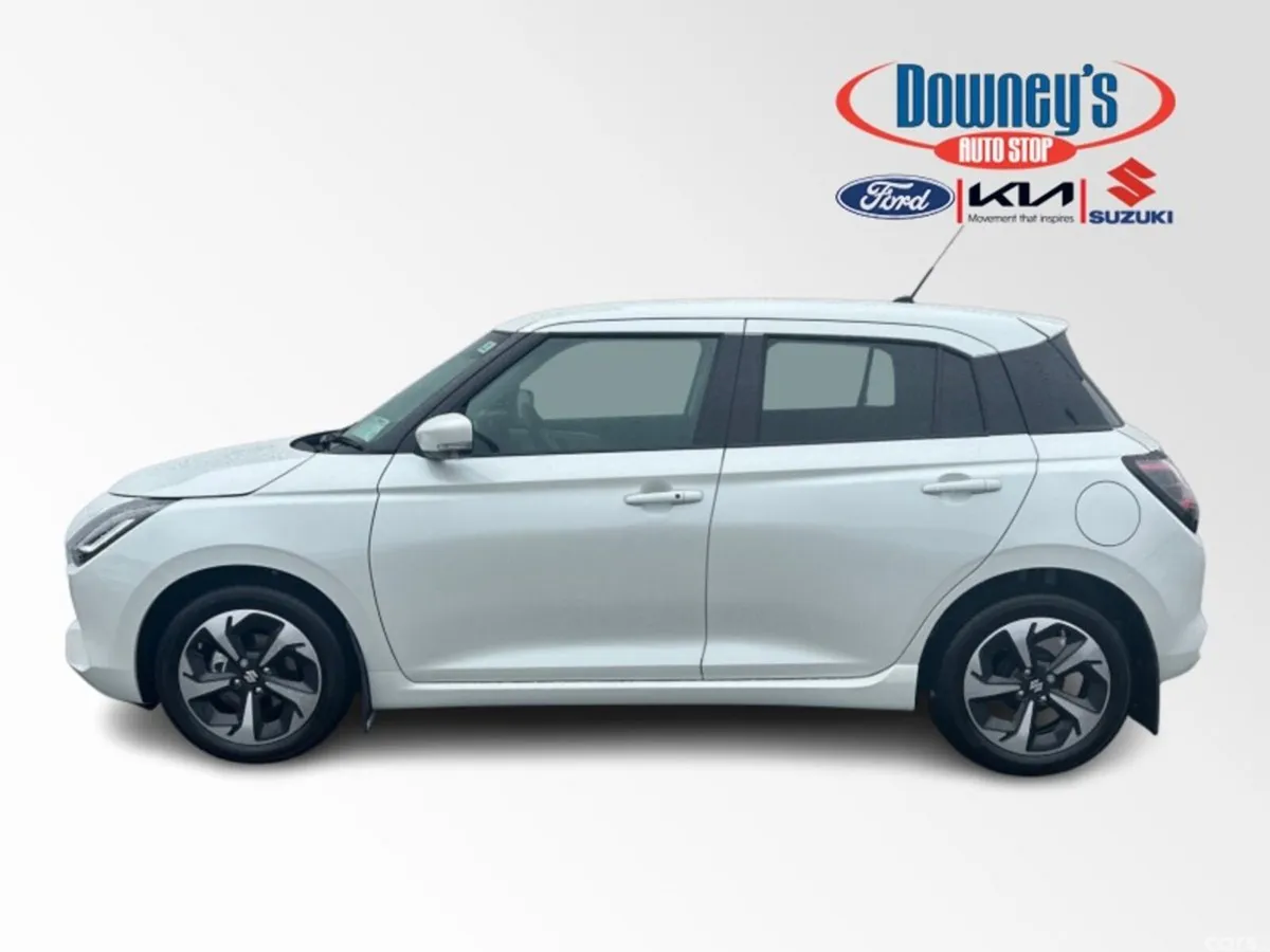 Suzuki Swift Hatchback, Petrol, 2026, White