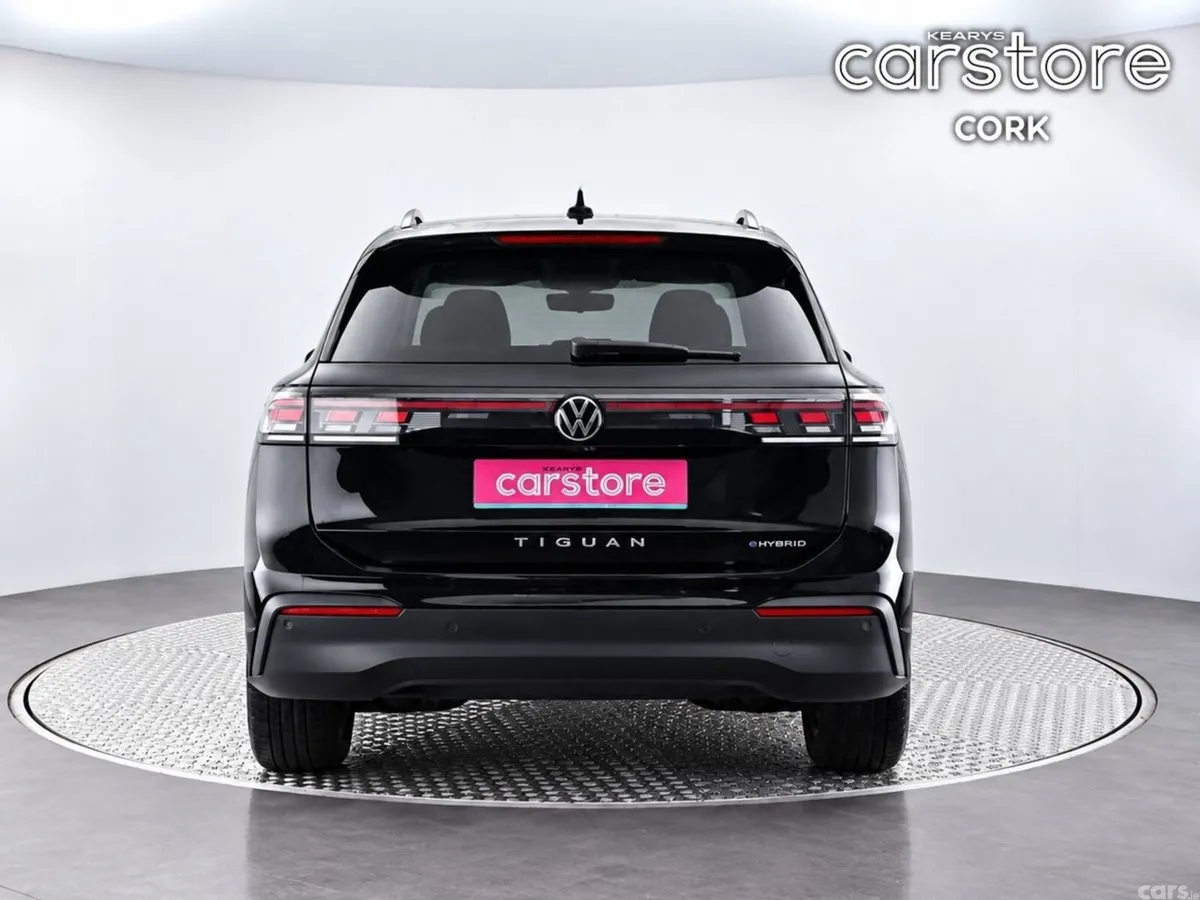 Volkswagen Tiguan SUV, Petrol Hybrid, 2024, Black