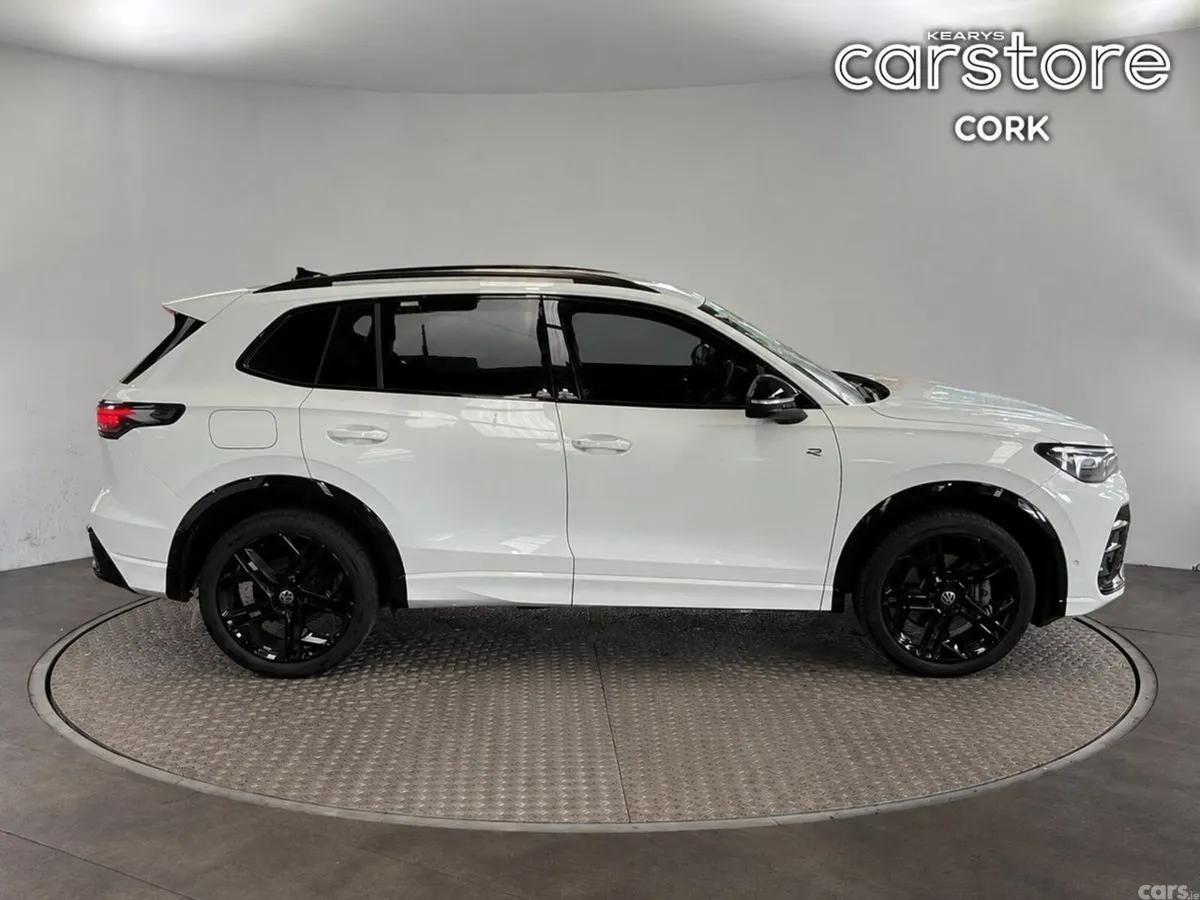 Volkswagen Tiguan SUV, Petrol Hybrid, 2025, White