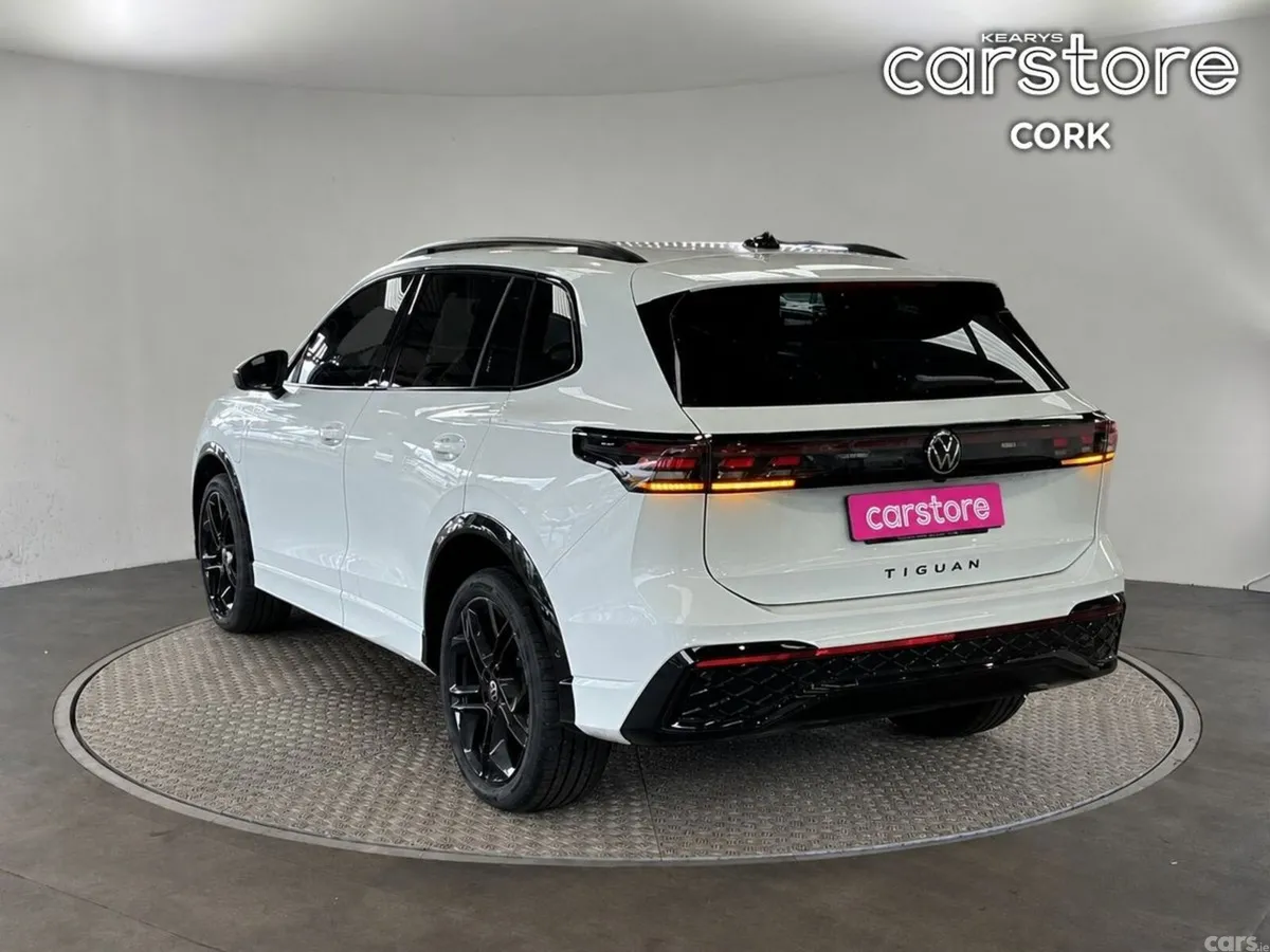 Volkswagen Tiguan SUV, Petrol Hybrid, 2025, White