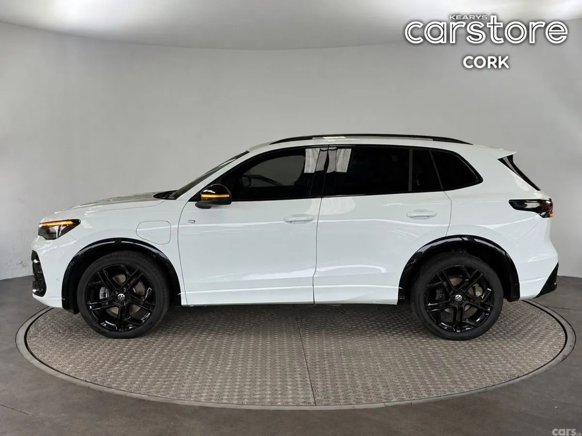 Volkswagen Tiguan SUV, Petrol Hybrid, 2025, White
