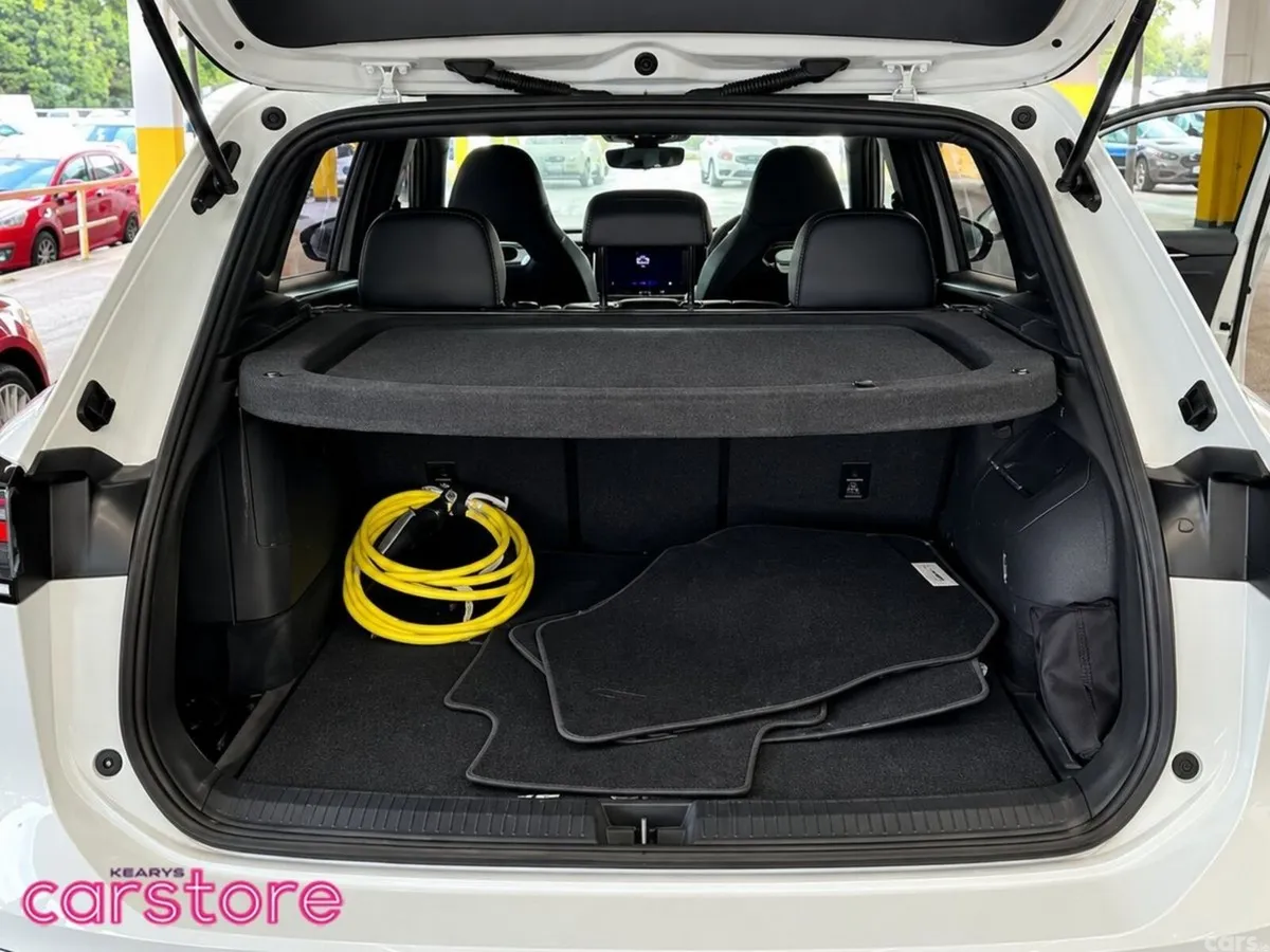Volkswagen Tiguan SUV, Petrol Hybrid, 2025, White