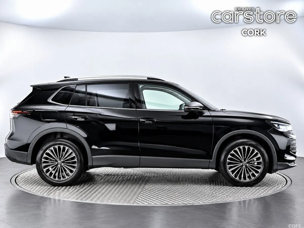 Volkswagen Tiguan SUV, Petrol Hybrid, 2024, Black