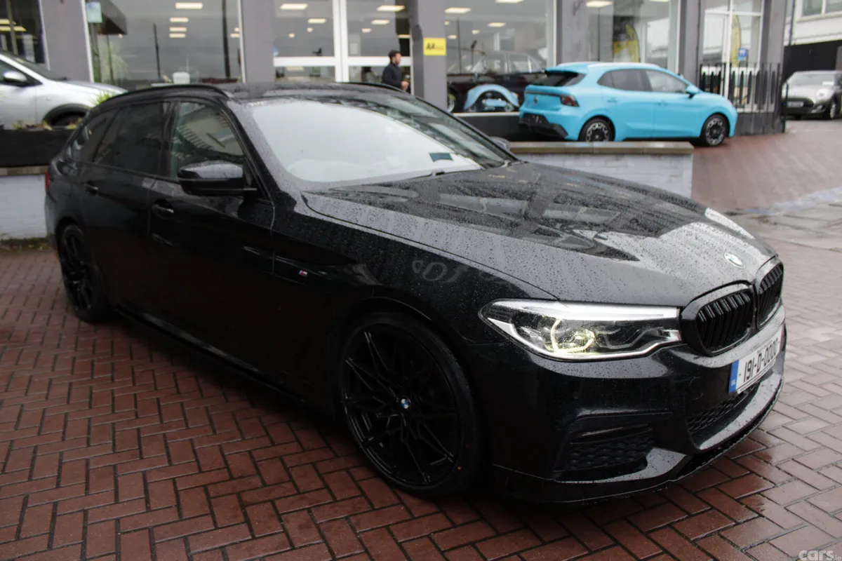BMW 5-Series Estate, Diesel, 2019, Black