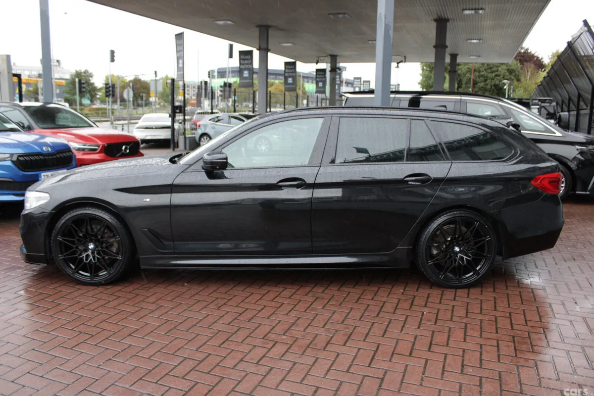 BMW 5-Series Estate, Diesel, 2019, Black