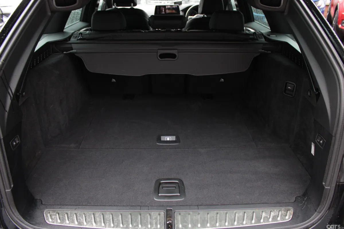 BMW 5-Series Estate, Diesel, 2019, Black