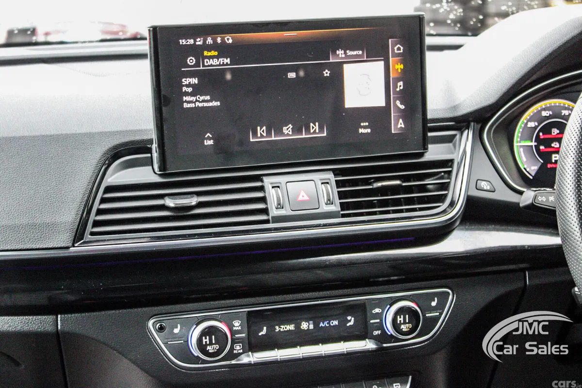 Audi Q5 SUV, Petrol Hybrid, 2023, Black