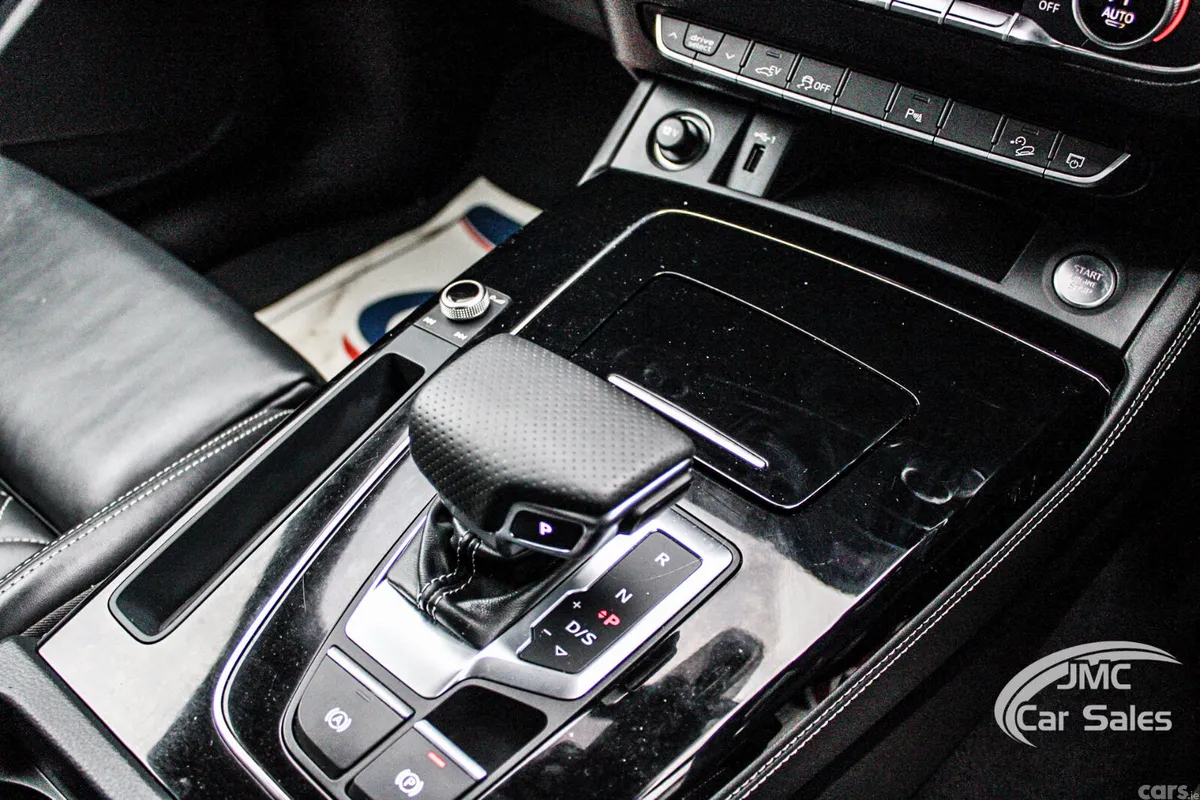Audi Q5 SUV, Petrol Hybrid, 2023, Black