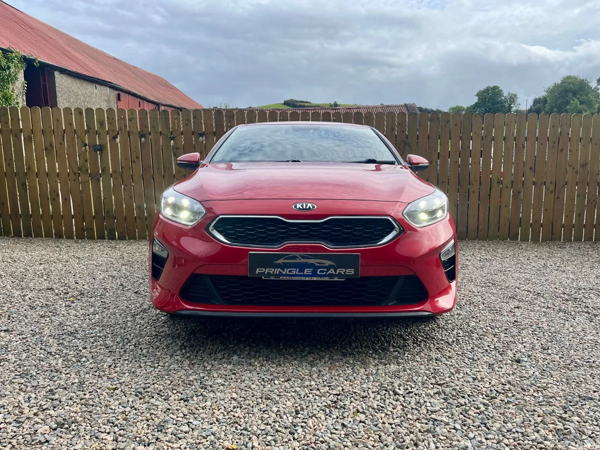 Kia Ceed Hatchback, Diesel, 2019, Red