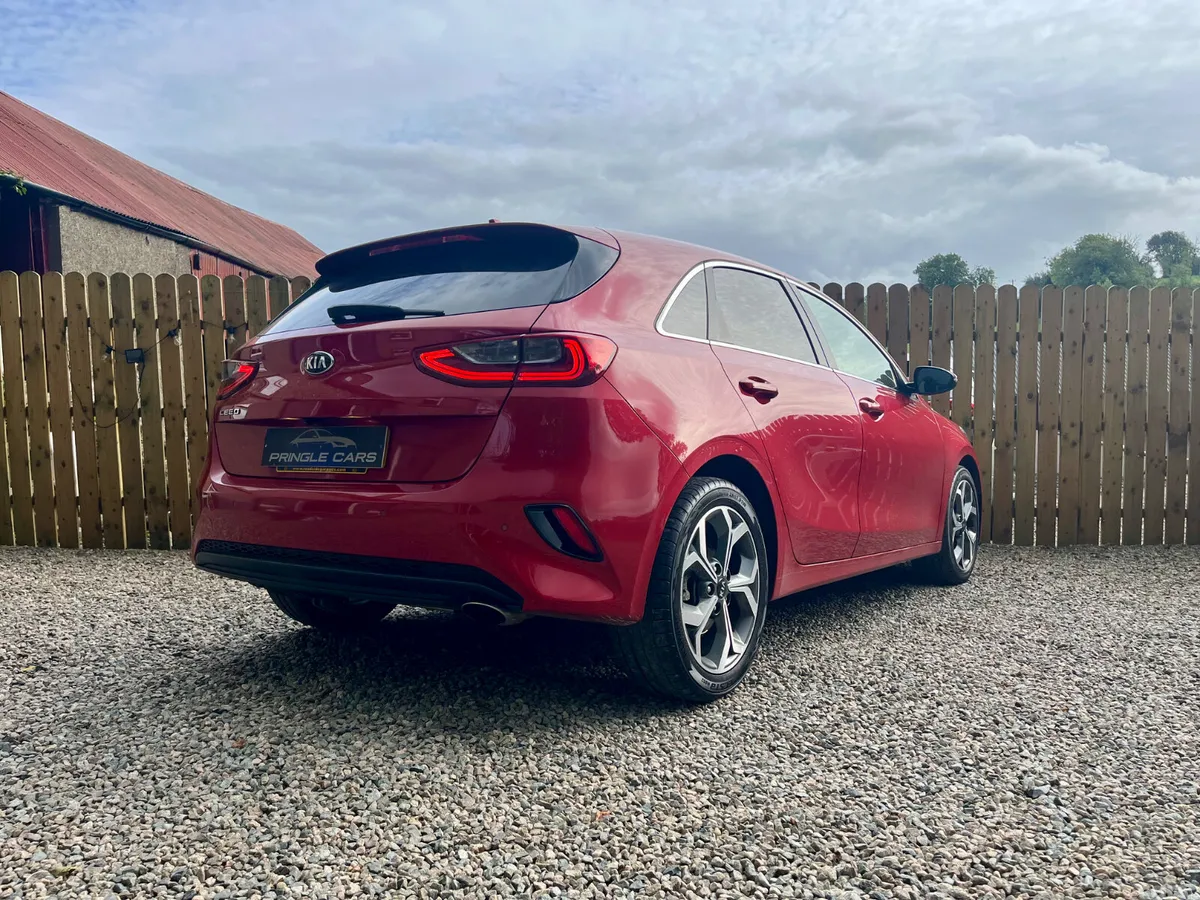 Kia Ceed Hatchback, Diesel, 2019, Red